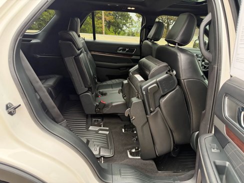 Used 2019 Ford Explorer Platinum image 50