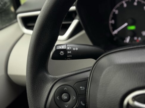 Certified 2025 Toyota Corolla LE image 24
