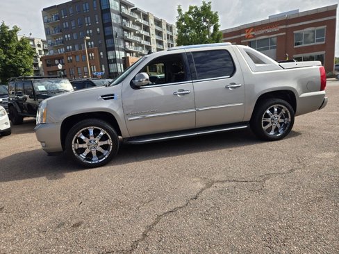Used 2007 Cadillac Escalade EXT w/ Information Package image 5
