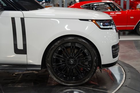 Used 2023 Land Rover Range Rover Long Wheelbase SE image 8