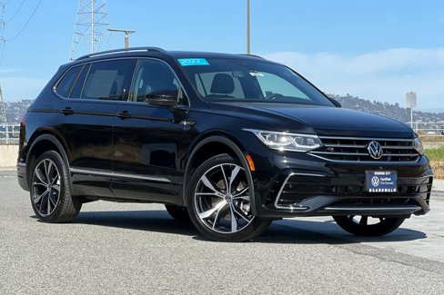 Certified 2022 Volkswagen Tiguan SEL R-Line image 2