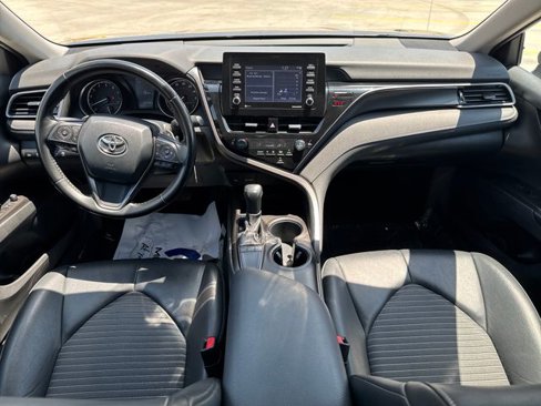 Used 2023 Toyota Camry SE image 12