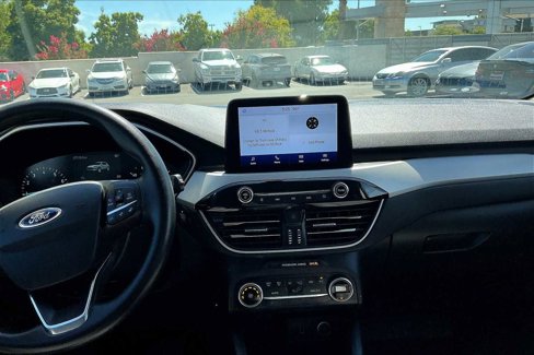 Used 2020 Ford Escape SE image 9