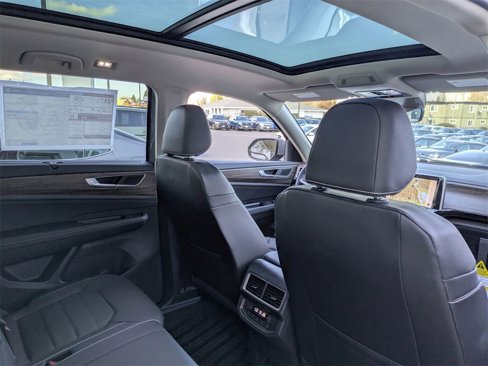New 2025 Volkswagen Atlas SEL image 35