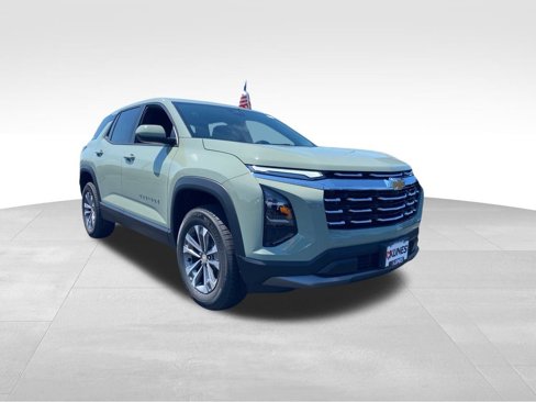 New 2026 Chevrolet Equinox LT image 2