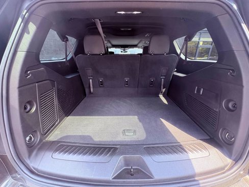Used 2021 Chevrolet Suburban LT w/ Rear Media and Nav Package image 17