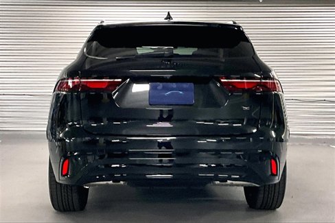 New 2026 Jaguar F-PACE R-Dynamic S image 5
