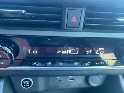 Used 2023 Nissan Rogue SV image 32
