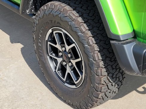 New 2025 Jeep Wrangler Unlimited Rubicon w/ Technology Group image 5