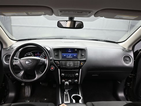 Used 2020 Nissan Pathfinder SV image 15