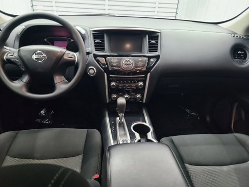 Used 2019 Nissan Pathfinder S image 2