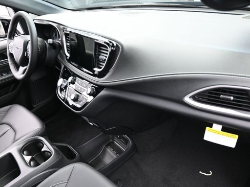 New 2025 Chrysler Pacifica Select image 38