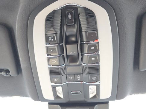 New 2025 Porsche Macan S image 25
