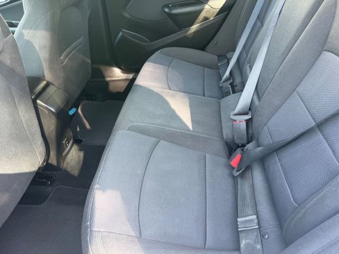 Used 2018 Chevrolet Cruze LT w/ Convenience Package image 11