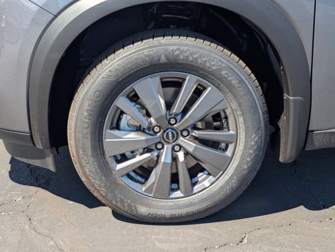 New 2025 Nissan Pathfinder SV image 9