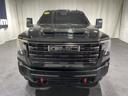 Used 2025 GMC Sierra 2500 AT4X image 2