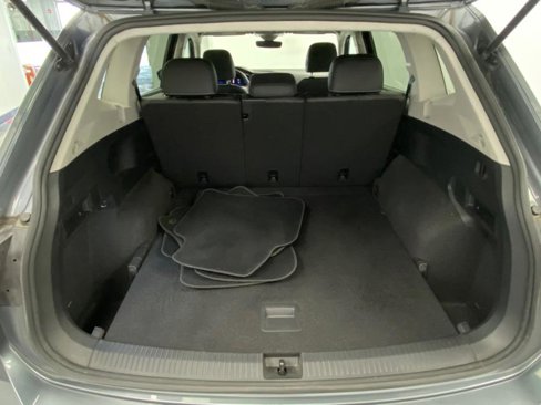 Used 2023 Volkswagen Tiguan SE image 39