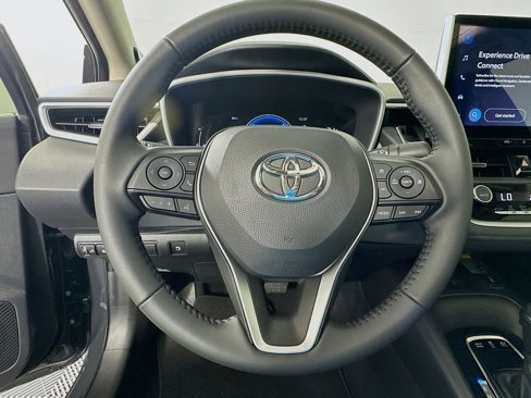 Certified 2025 Toyota Corolla XLE image 11