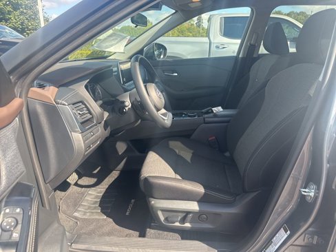 Used 2023 Nissan Rogue SV image 26