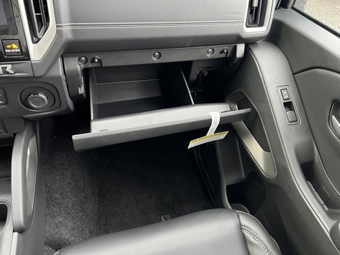 New 2025 Nissan Frontier SL image 33