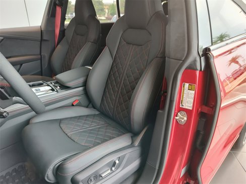 New 2025 Audi SQ8 Prestige image 4