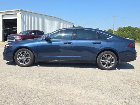 Used 2025 Honda Accord EX-L image 2