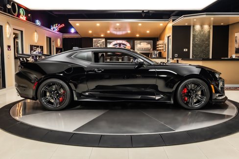 Used 2022 Chevrolet Camaro ZL1 image 11