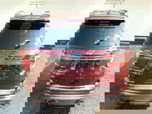 Used 2019 Ford Explorer XLT w/ Equipment Group 202A image 6