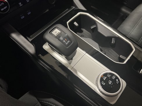 New 2025 Mitsubishi Outlander SE image 26