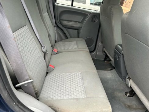 Used 2005 Jeep Liberty Sport image 10