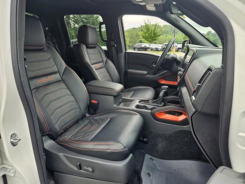 New 2025 Nissan Frontier PRO-4X image 15