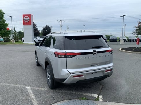 New 2025 Nissan Pathfinder SL image 5