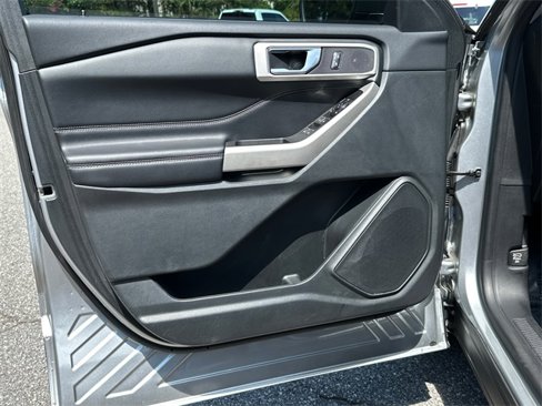Certified 2022 Ford Explorer XLT image 10