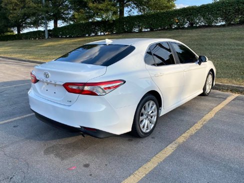 Used 2020 Toyota Camry LE image 3