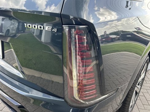 New 2026 Cadillac Escalade IQL Luxury image 9