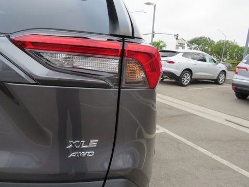 Certified 2025 Toyota RAV4 XLE Premium image 11