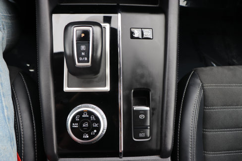 Used 2024 Mitsubishi Outlander 4WD Plug-In Hybrid image 41