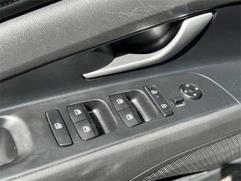 Certified 2024 Hyundai Elantra SEL w/ Convenience Package image 16