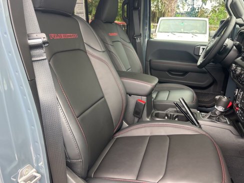 New 2025 Jeep Wrangler Unlimited Rubicon w/ Technology Group image 24