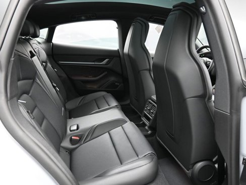 New 2025 Porsche Taycan image 32