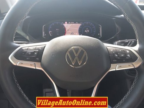 Used 2022 Volkswagen Taos SEL image 40
