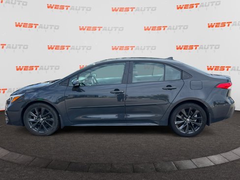Used 2023 Toyota Corolla SE image 2