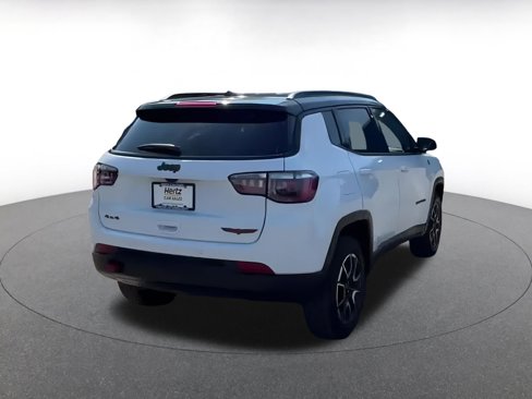 Used 2025 Jeep Compass Trailhawk image 12