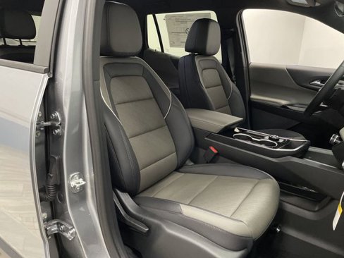 New 2026 Chevrolet Equinox LT w/ Convenience Package II image 32