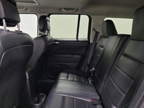 Used 2016 Jeep Patriot High Altitude image 18
