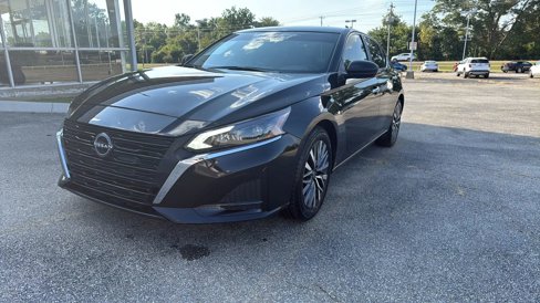 Used 2025 Nissan Altima 2.5 SV image 3
