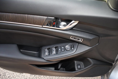 Used 2022 Honda Accord Touring image 14