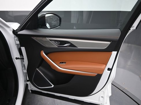 New 2026 Jaguar F-PACE R-Dynamic S image 9