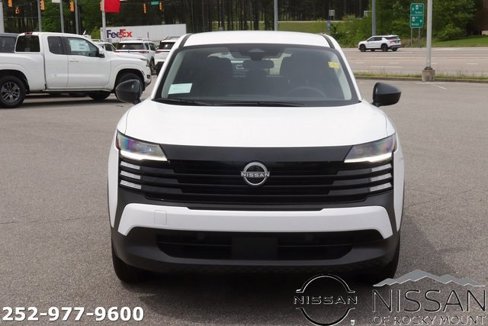 Used 2025 Nissan Kicks S image 2