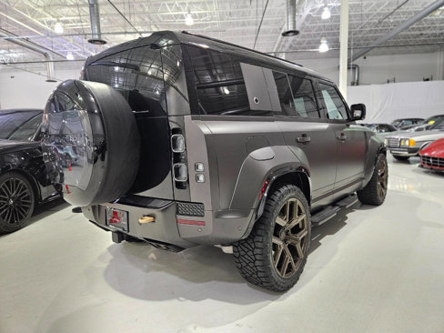 Used 2025 Land Rover Defender 110 image 32